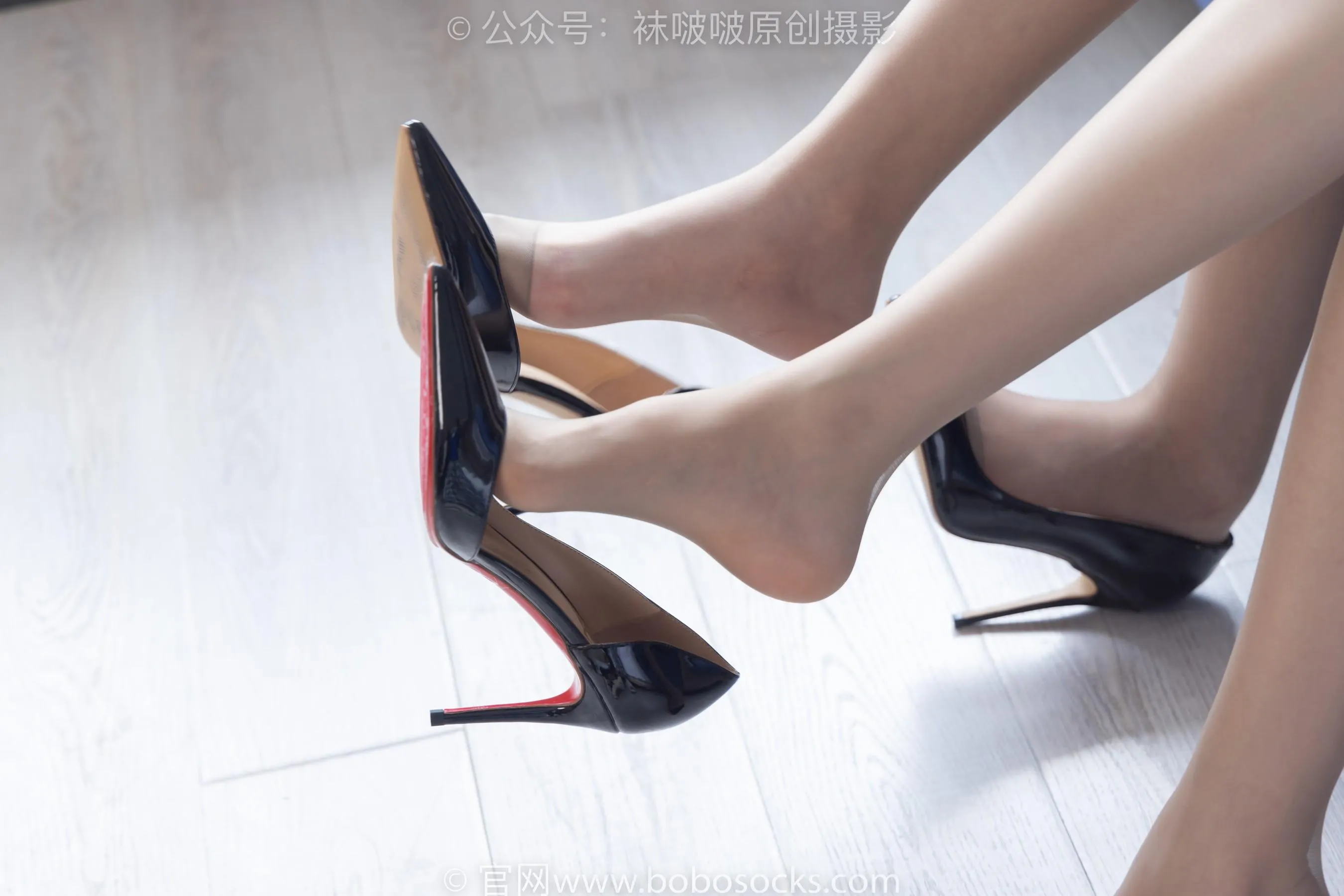 [BoBoSocks袜啵啵]NO.224 小甜豆稚予-高跟鞋、咖啡色丝袜、裸足、ol制服 [74P]插图7